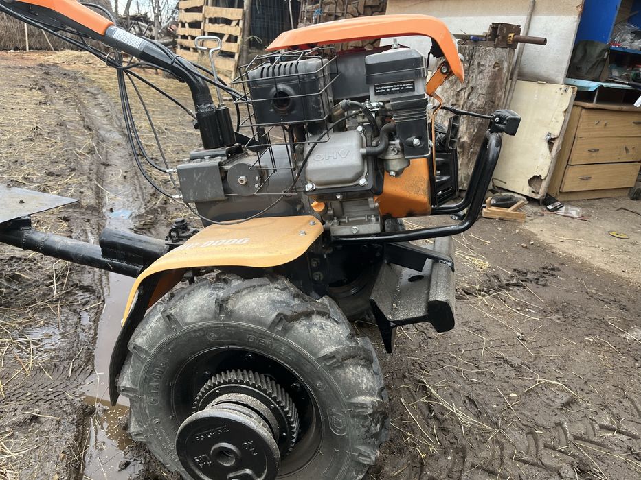 vand motocultor o mac profesional 8cc