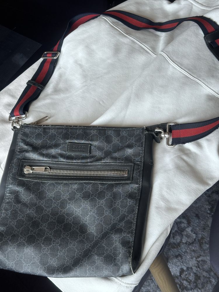 Оригинална чанта “Gucci medium messenger bag“