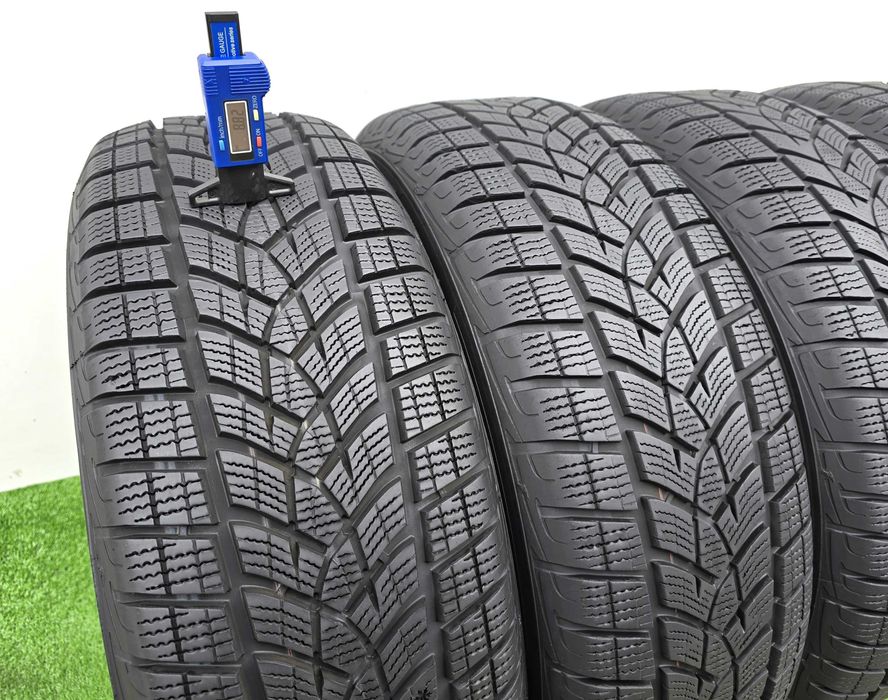 4бр. 215/65/17 GOODYEAR UltraGrip Performance SUV- зимни
