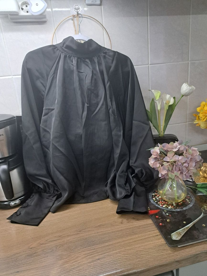 Bluza eleganta din satin negru mas L