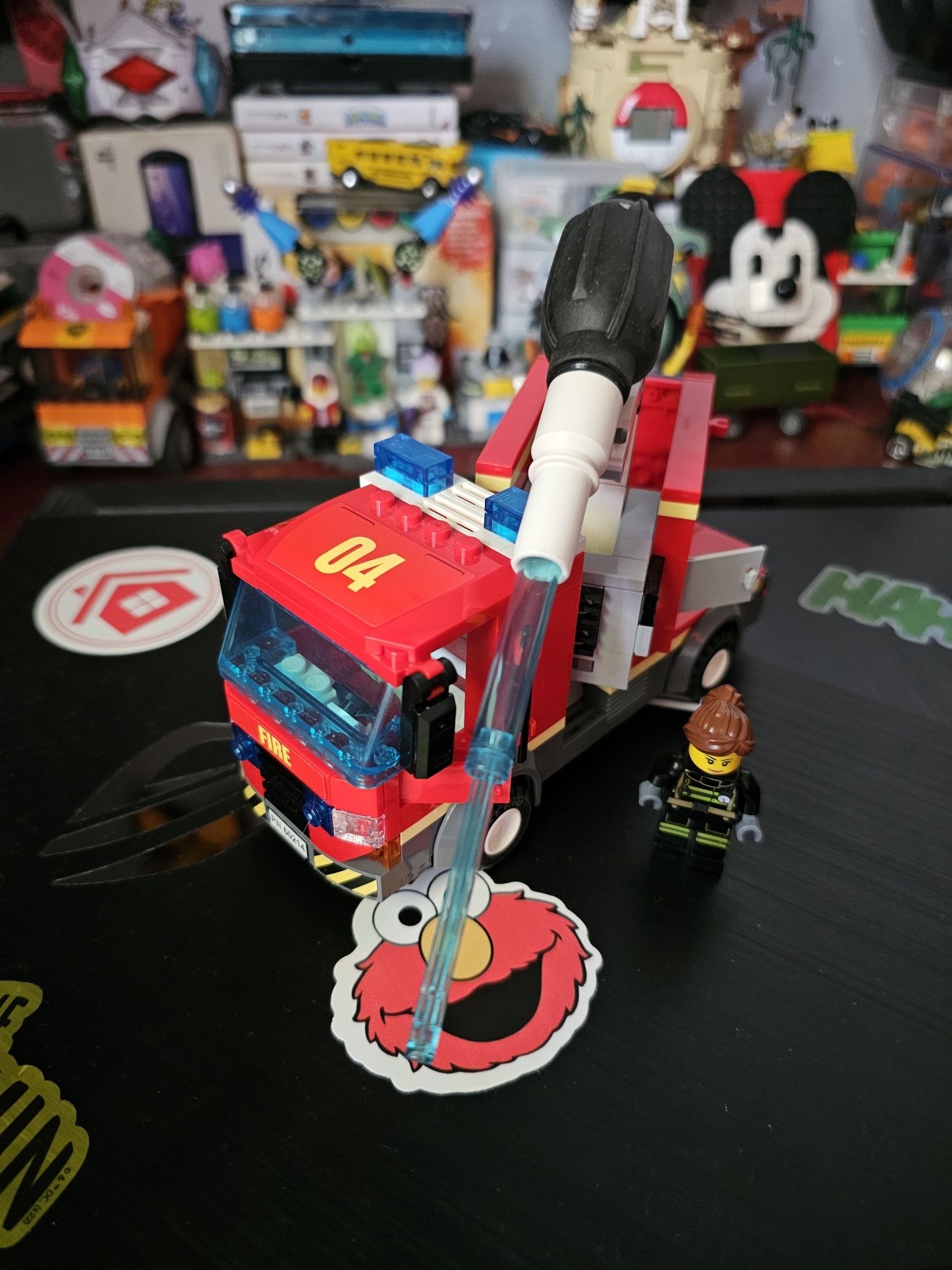 Masina de pompieri din setul lego 60214
