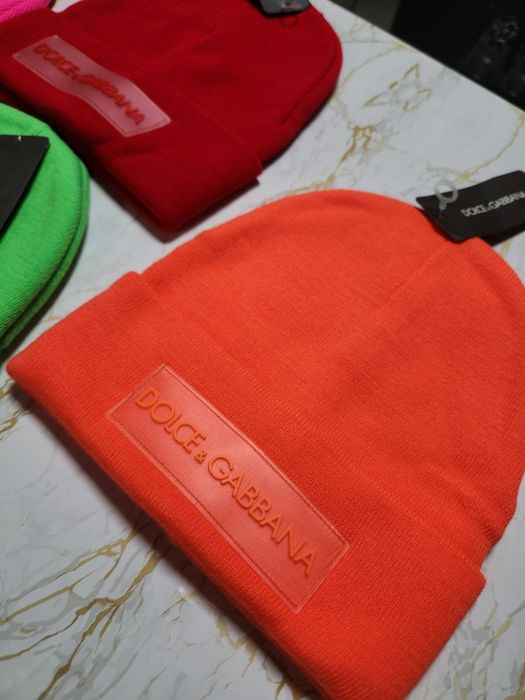 Зимни шапки намалени