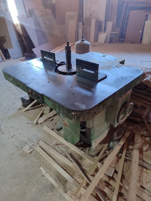 Fuganka, reysmus va boshqa stanoklar sotiladi