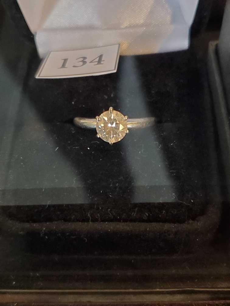 Inel logodna Diamant 1.02K, montat in inel de Platina.
