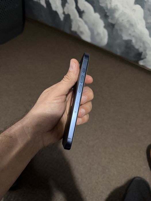 Iphone 15 pro ca nou + incarcator