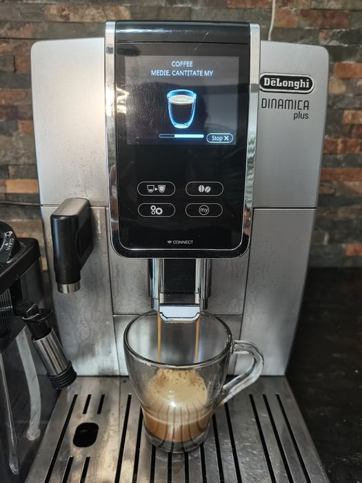 Aparat de cafea DeLonghi dinamica