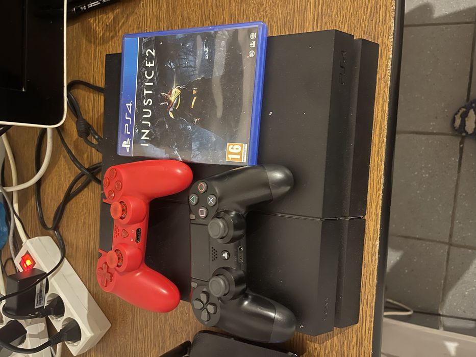 PS4 1TB impecabil 2 manete