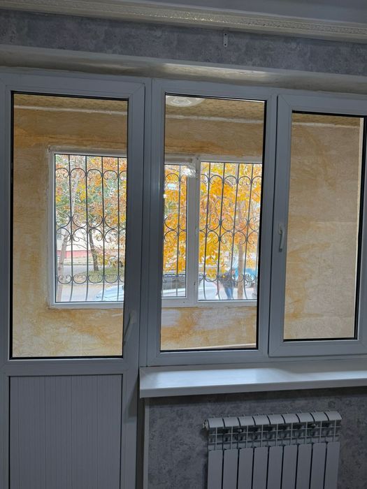 Продам пластиковые дверь,окна