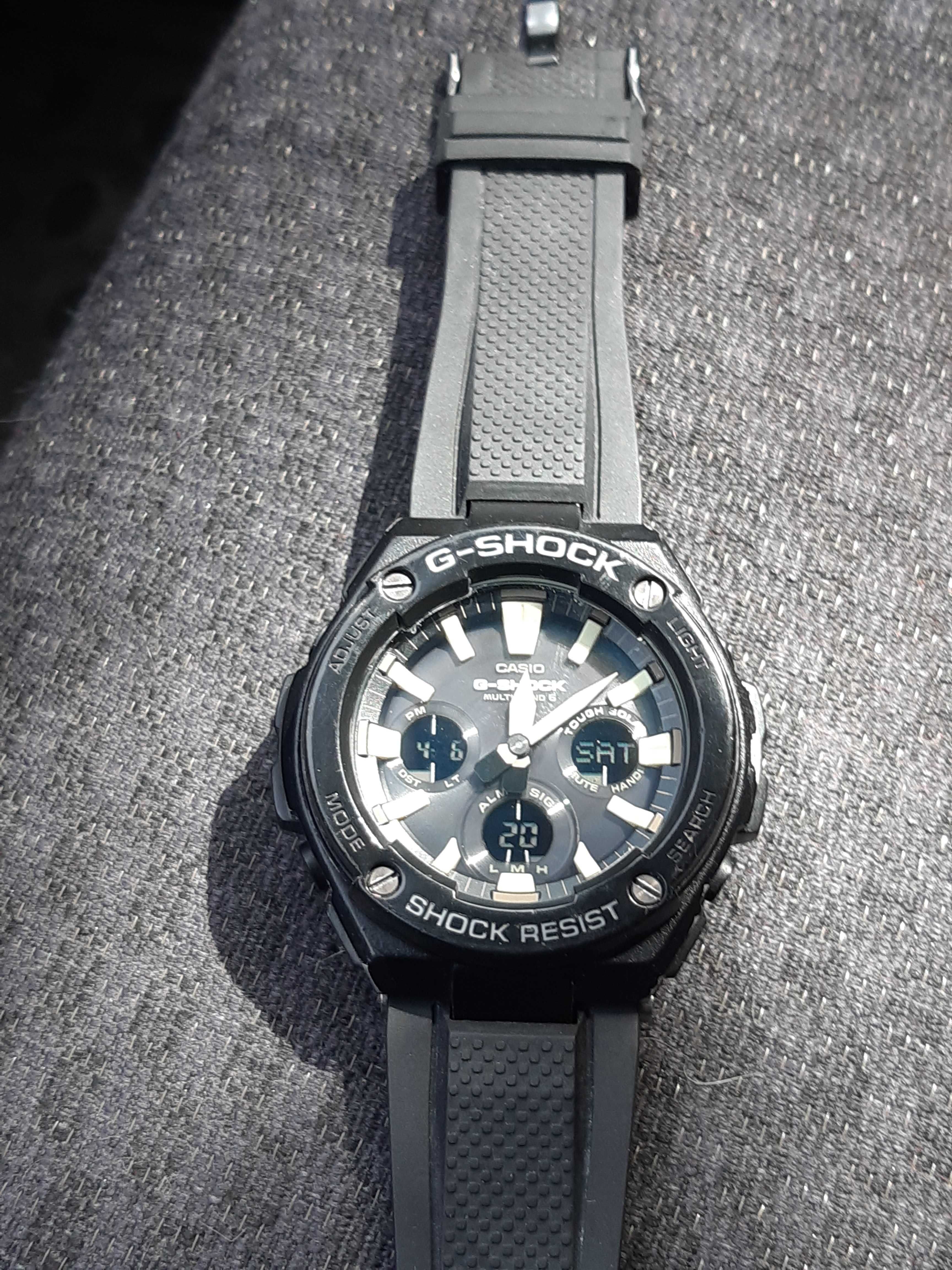 Часовници Garmin instinct solar и Casio G-shock GST-W120L