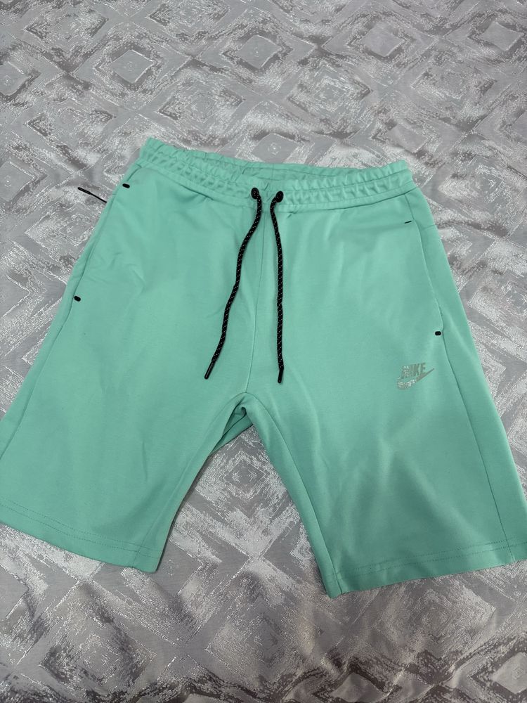 Nike tech fleece летен екип L ка