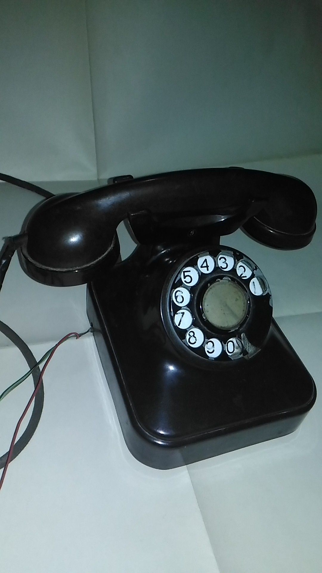 Telefon ebonita cu disc