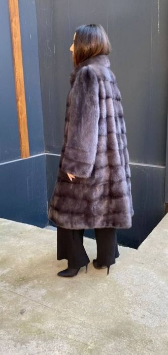 Шикарные норковые шубы трансформер а так же длинные.Состояние идеально