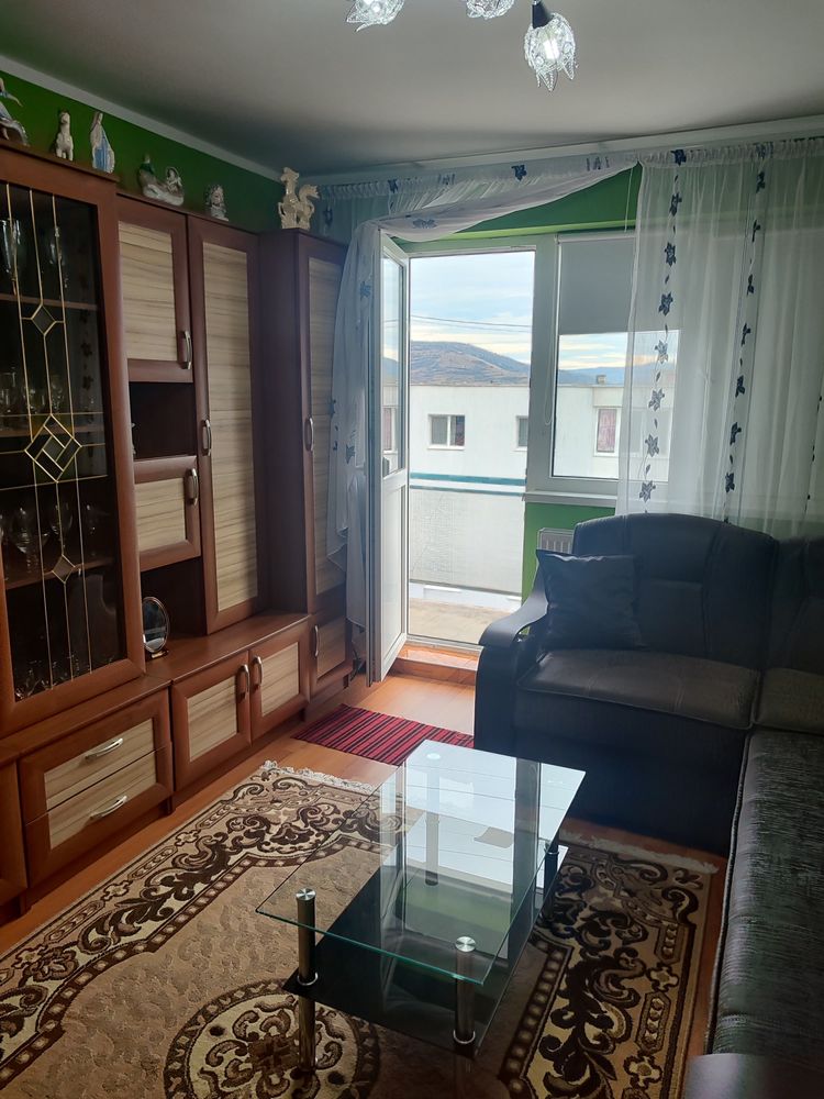 Vand apartament cu 2 camere