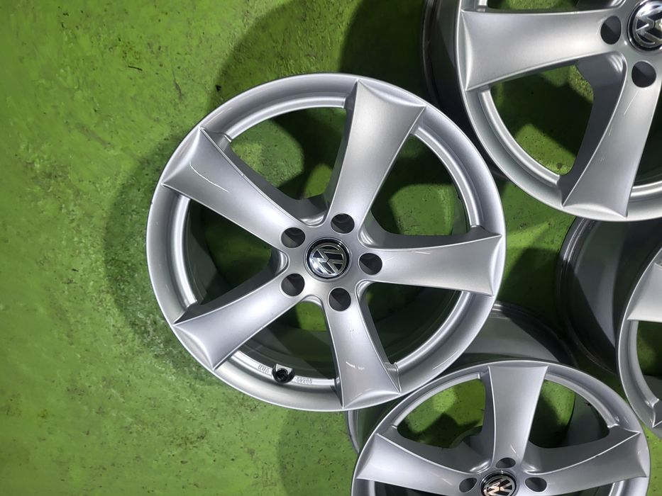 17 5x112 Vw Passat Touran Tiguan лети джанти 5х112