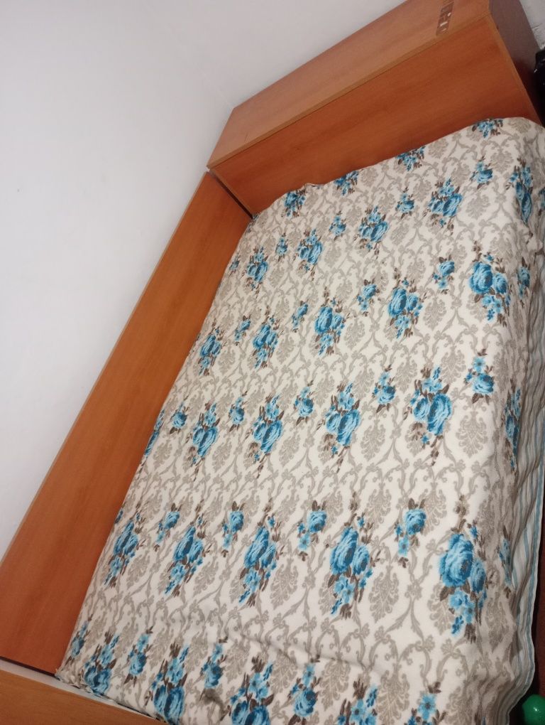 Приста с ракла и матрак
