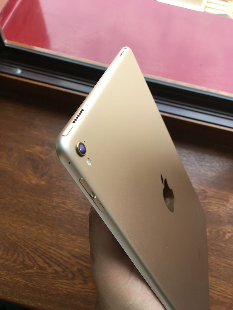 iPad Pro 9.7 256GB LL/A IDEAL sotladi