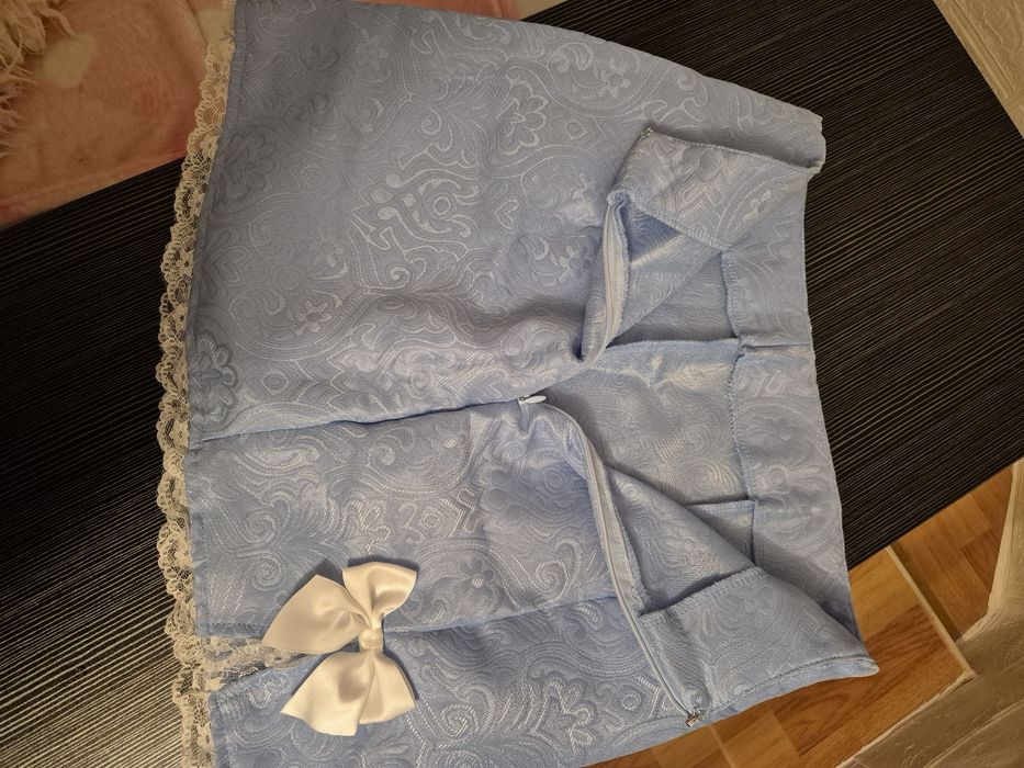 Fusta albastra cu fundita