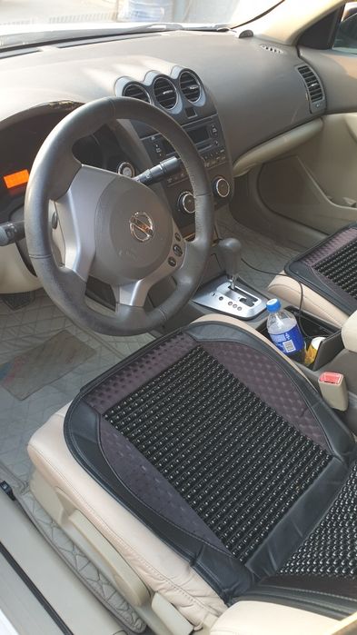 Nissan altima...