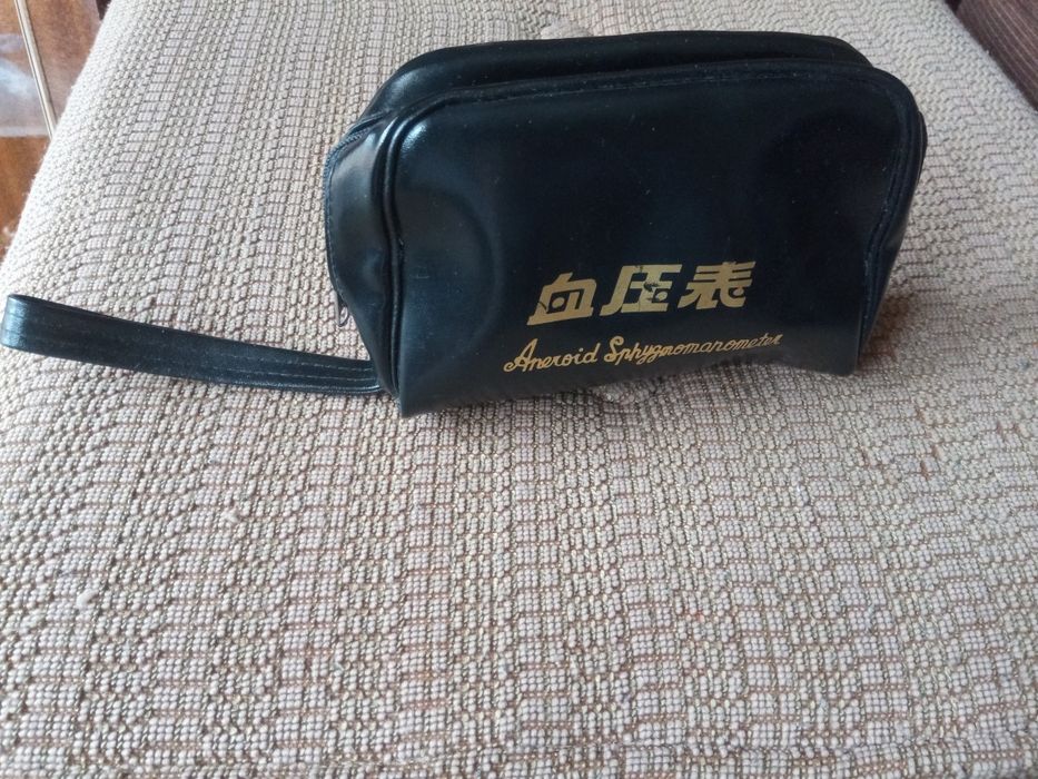 Черна кожена чанта