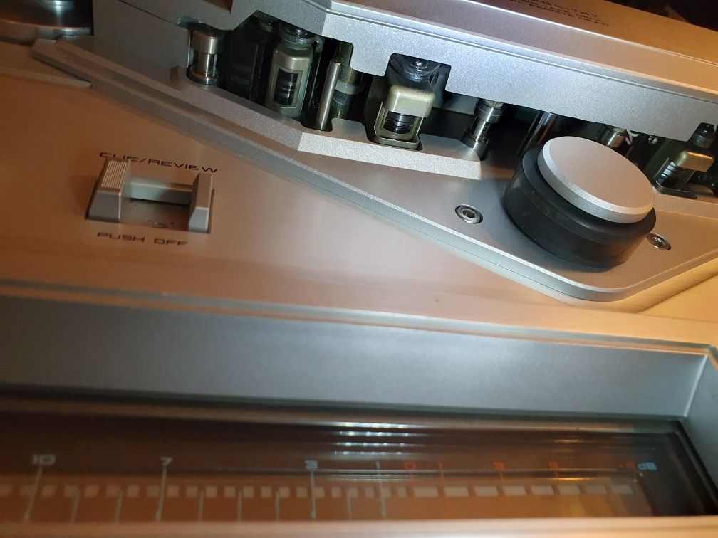 Magnetofon AKAI GX-747 LED Silver (3)