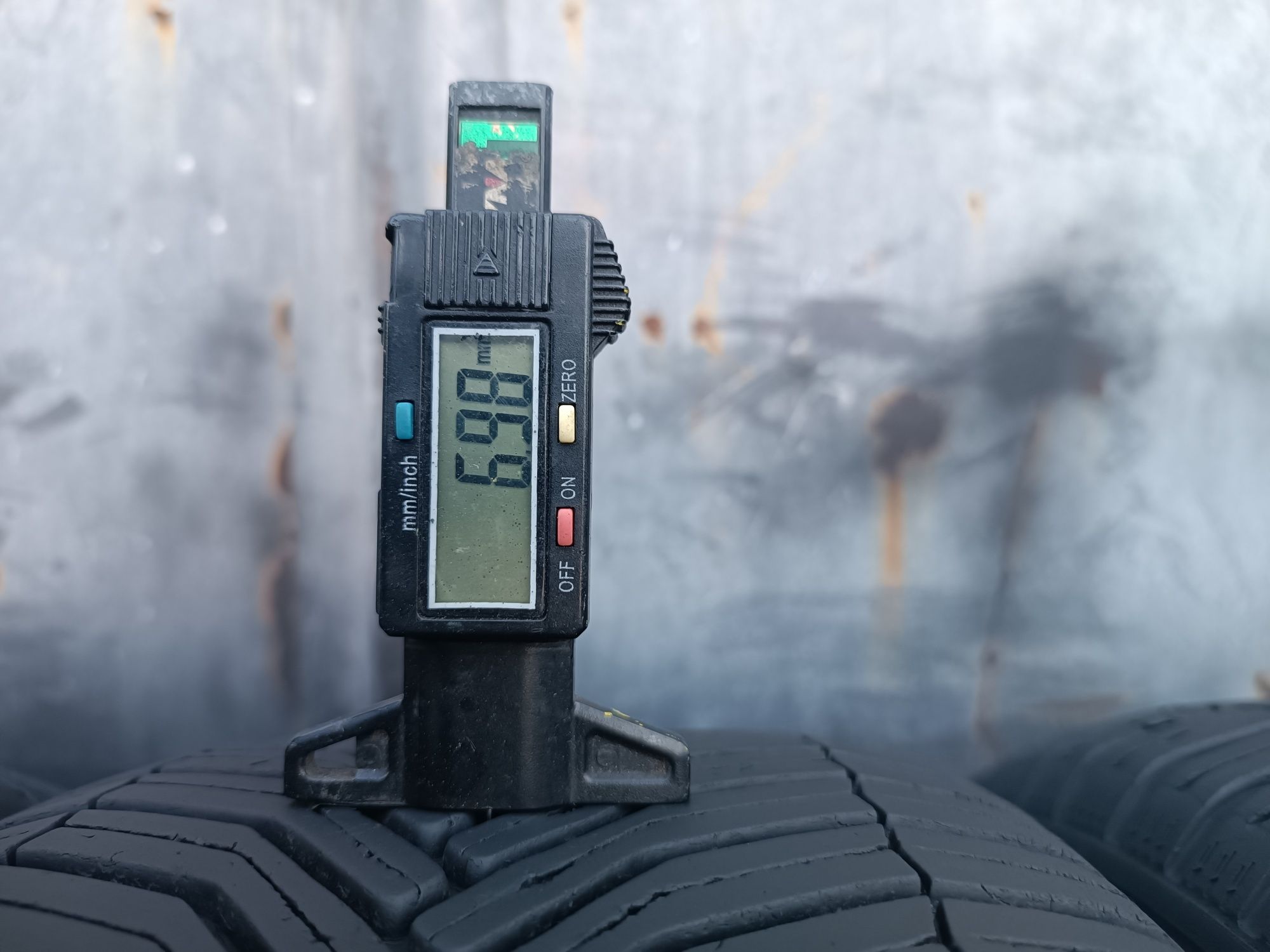 215/55/16 Michelin