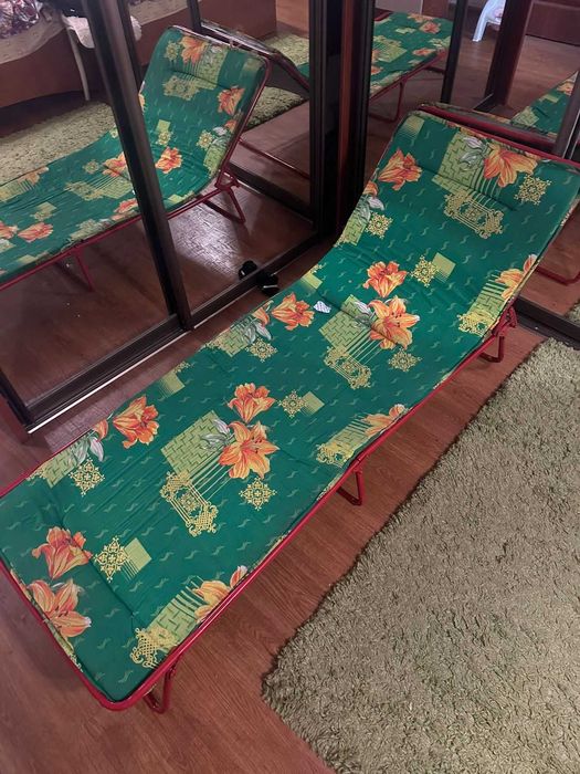 Раскладушка с матрасом почти новая