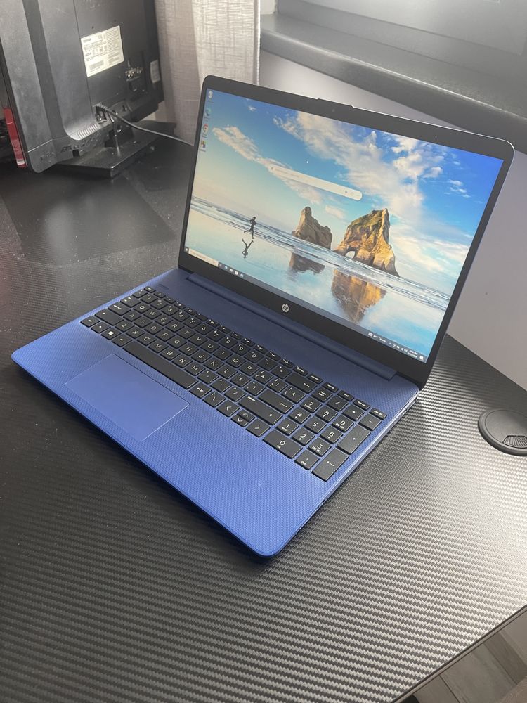 laptop hp albastru