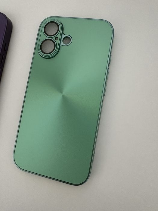 Husa / Carcasa iPhone 16 Aspect metalic