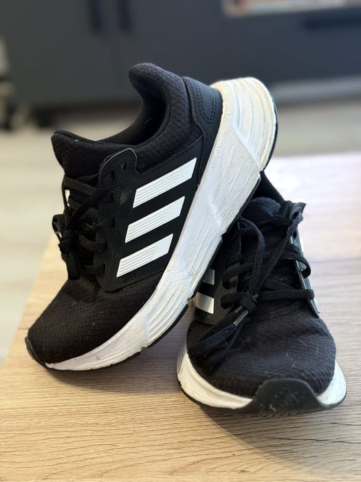 Adidas  Original - подходящи за работа или разходка