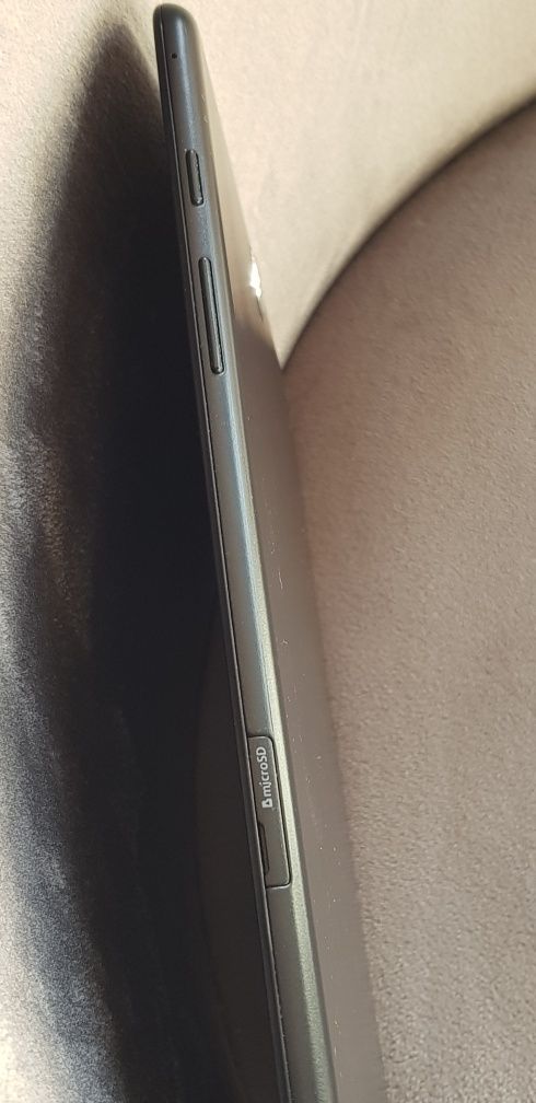 Vând tabletă Samsung SM-T 550