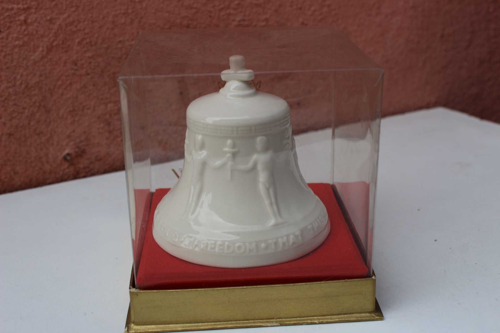 Clopotel portelan GOEBEL - Freedom Bell, anti comunism, ca 1950