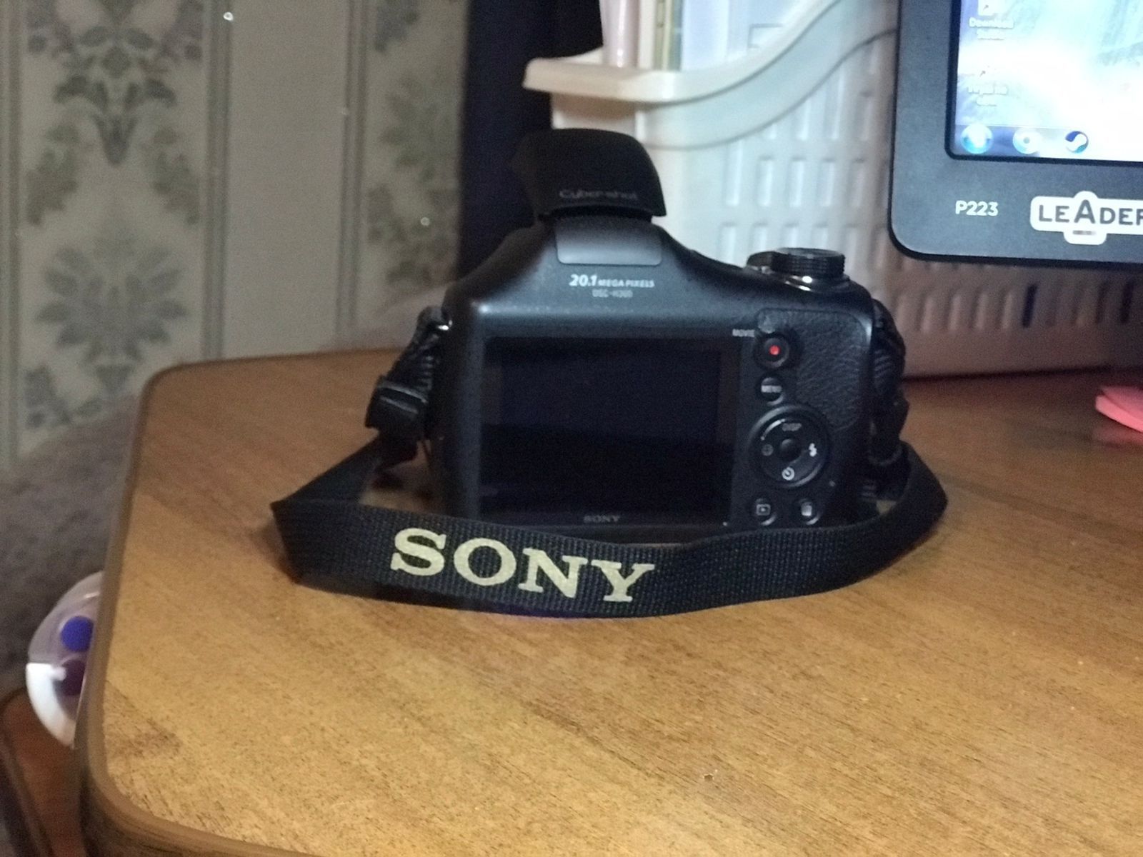 Продам Sony Cuber-Shot  DSC-H300