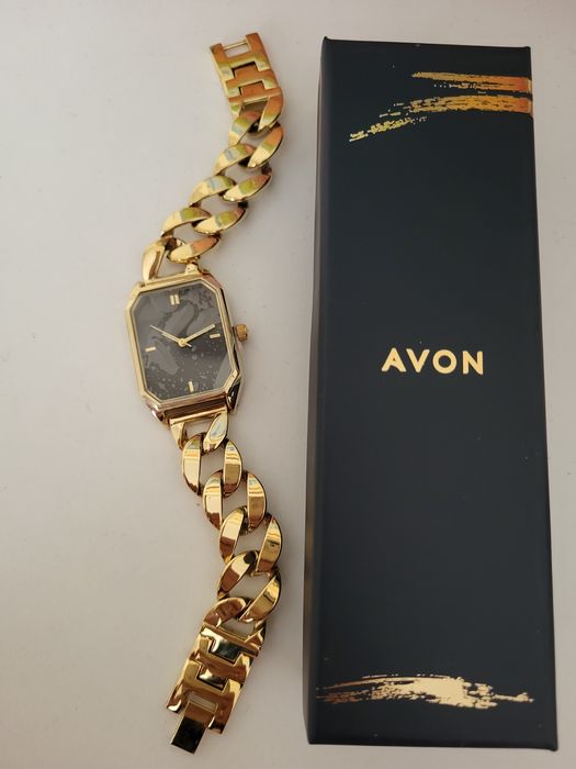 Нов дамски часовник