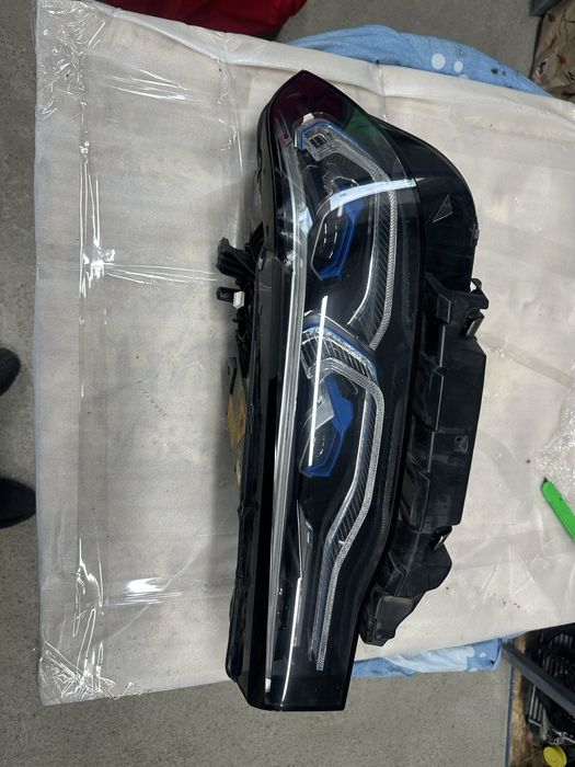 Far stânga full led matrix bmw x7.g07.cod:f00htb705515.