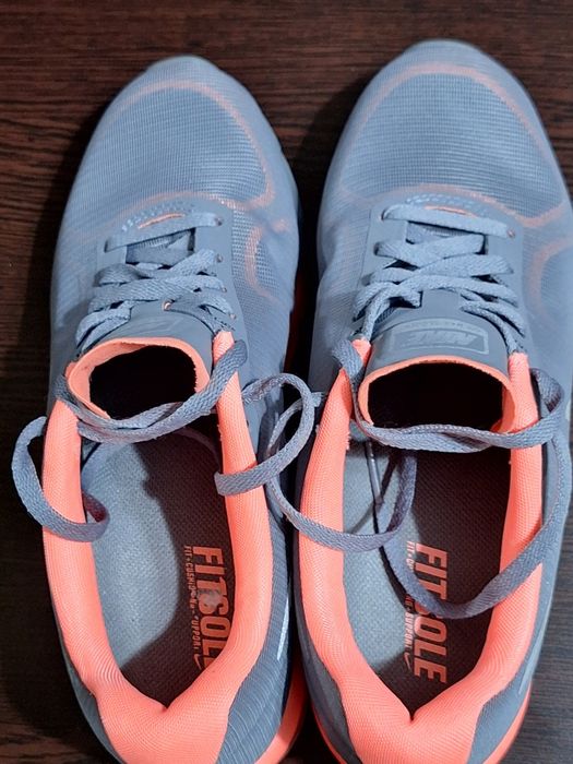 Adidasi NIKE Air Max Sequent Nr. 38 noi