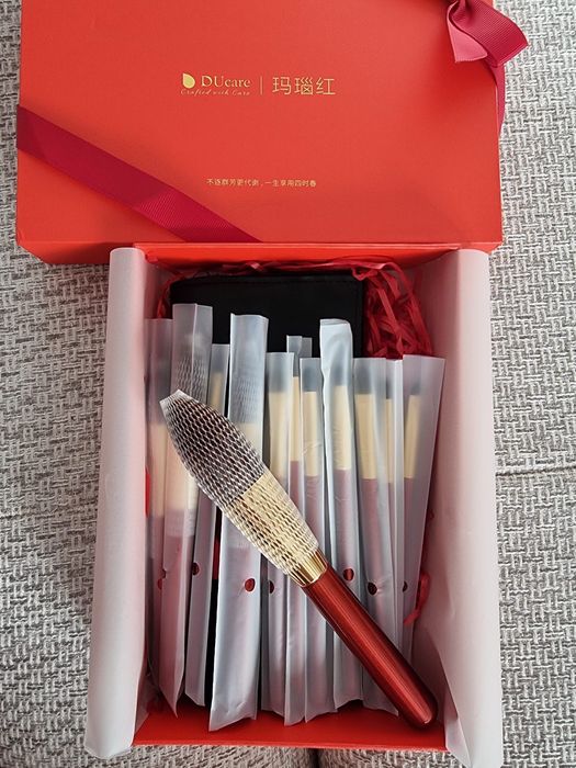 Set pensule de machiaj DUcare – 12 buc, cadou ideal