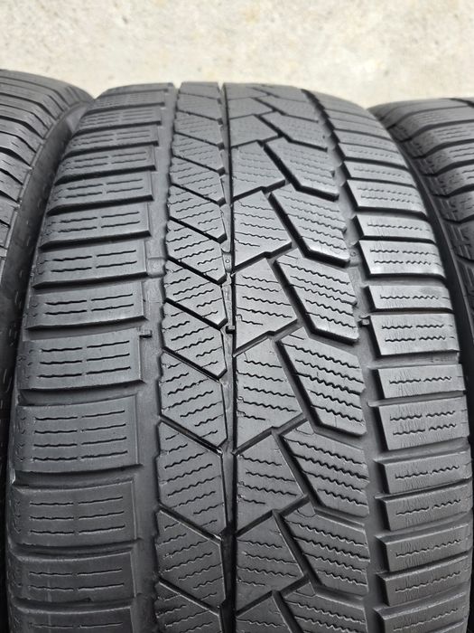 Vând patru anvelope de iarna continental 225  45 18  dot 1223