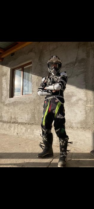 Echipament motocross