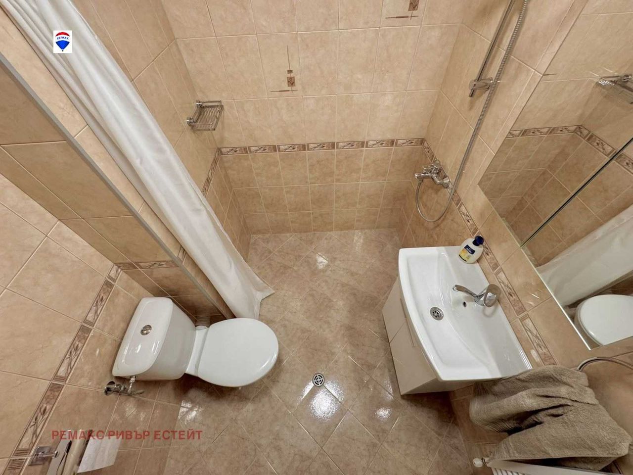 Дава се под наем Тристаен апартамент в Русе, Център - 100 кв.м за 510 € - Снимка #12