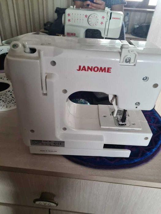швейная машинка Janone