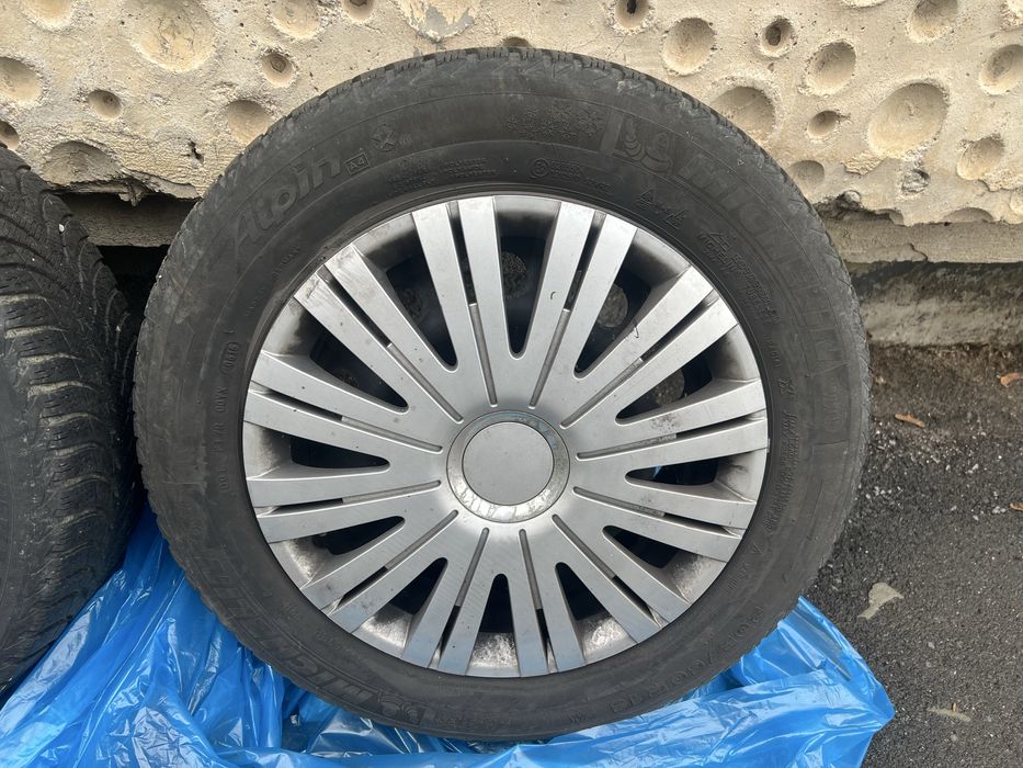 Vând cauciucuri de iarna Michelin 205/60/16