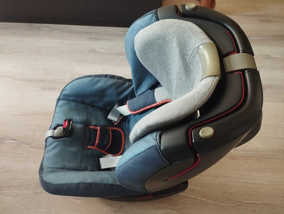 Продавам столче за кола Maxi cosi