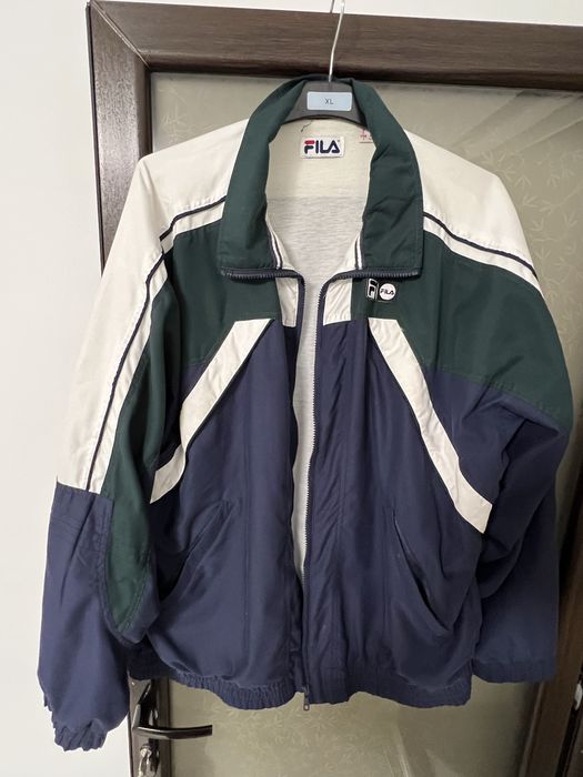Vand Jacketa Retro Fila, conditie ca noua