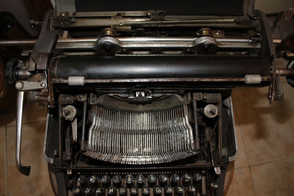 Пишеща машина,кирилица