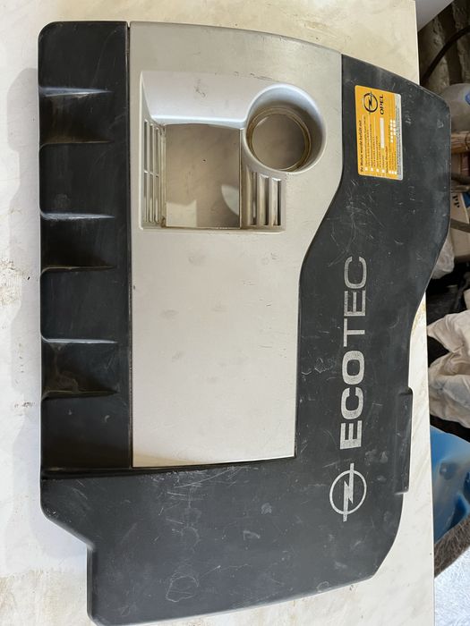 Продается крышка двс Опель зафира