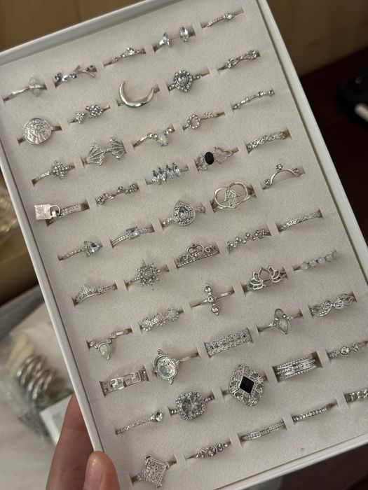 Женское кольца разного дизайна