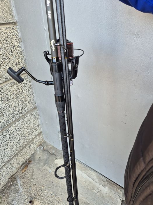 Три броя въдици за шаран