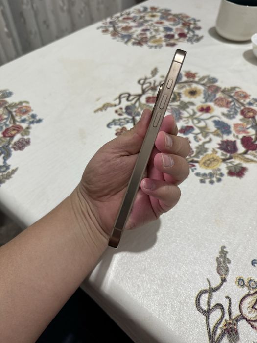 Iphone 16 pro max gold