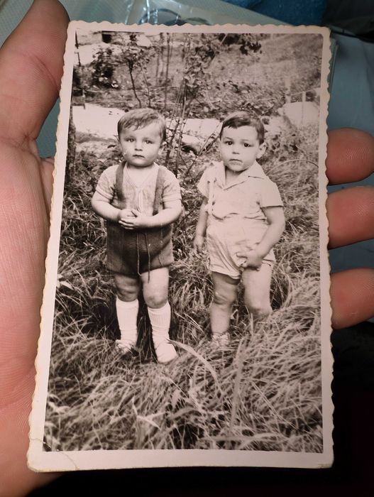 Colorare fotografii vechi alb-negru