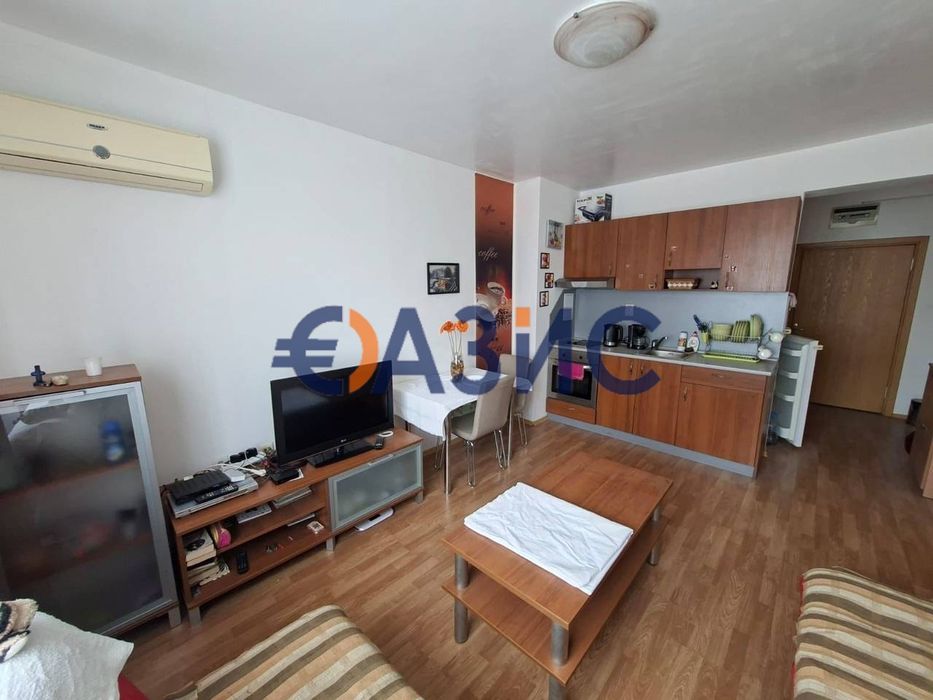 Продава се Двустаен апартамент в Бургас, Сарафово - 57 кв.м за 1402 €/кв.м - Снимка #2